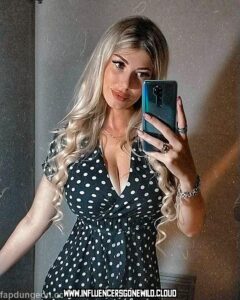 Elena Sottana Internet Personality Big Breasts Blonde Female Elena Sottana Internet Personality Big Breasts Blonde Female